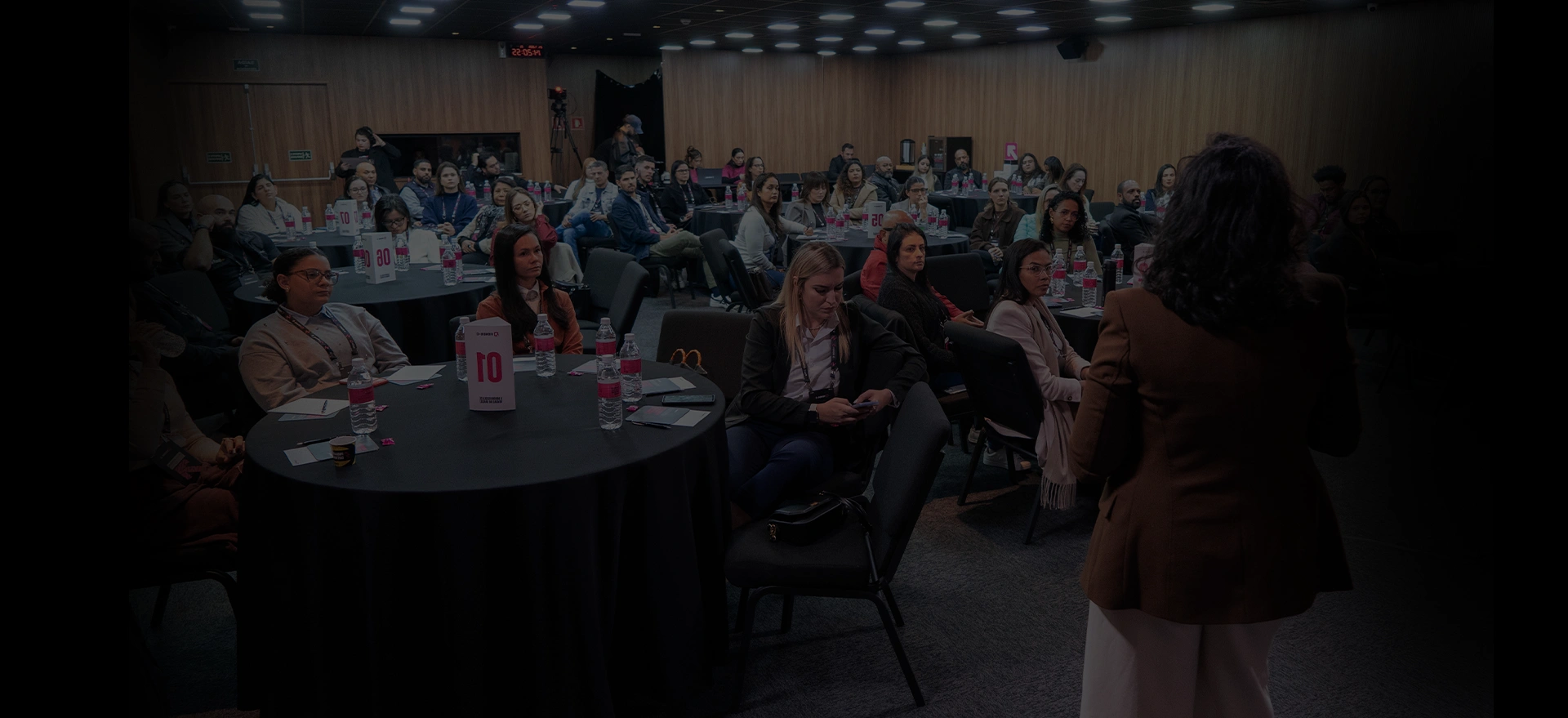 Evento corporativo presencial VENDE-C Showcase